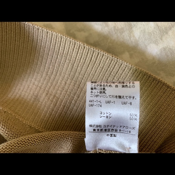 Soft V neck sweater - Picture 13 of 13